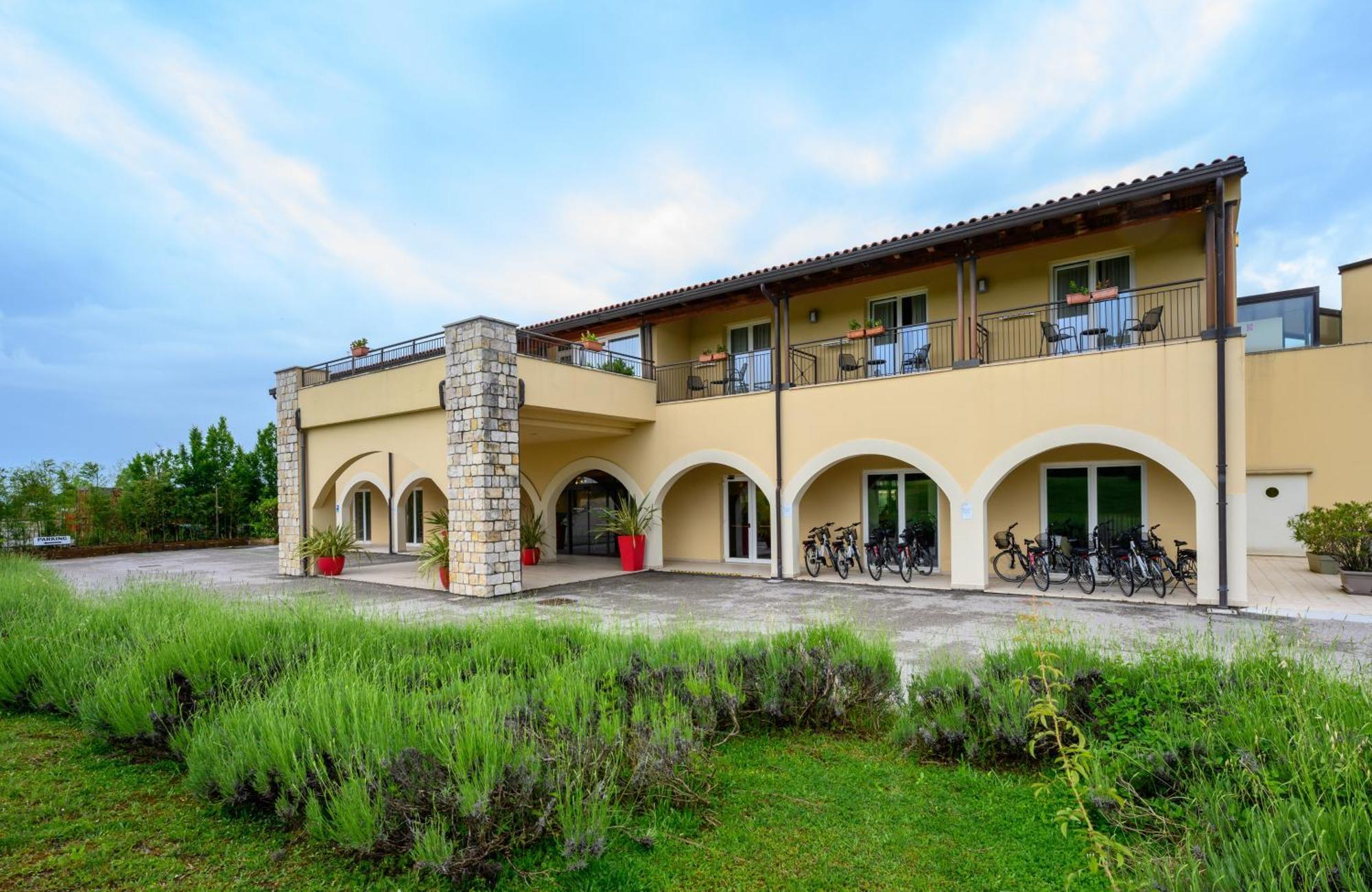 Leonardo Hotel Lago Di Garda - Wellness And Spa ラツィーゼ エクステリア 写真